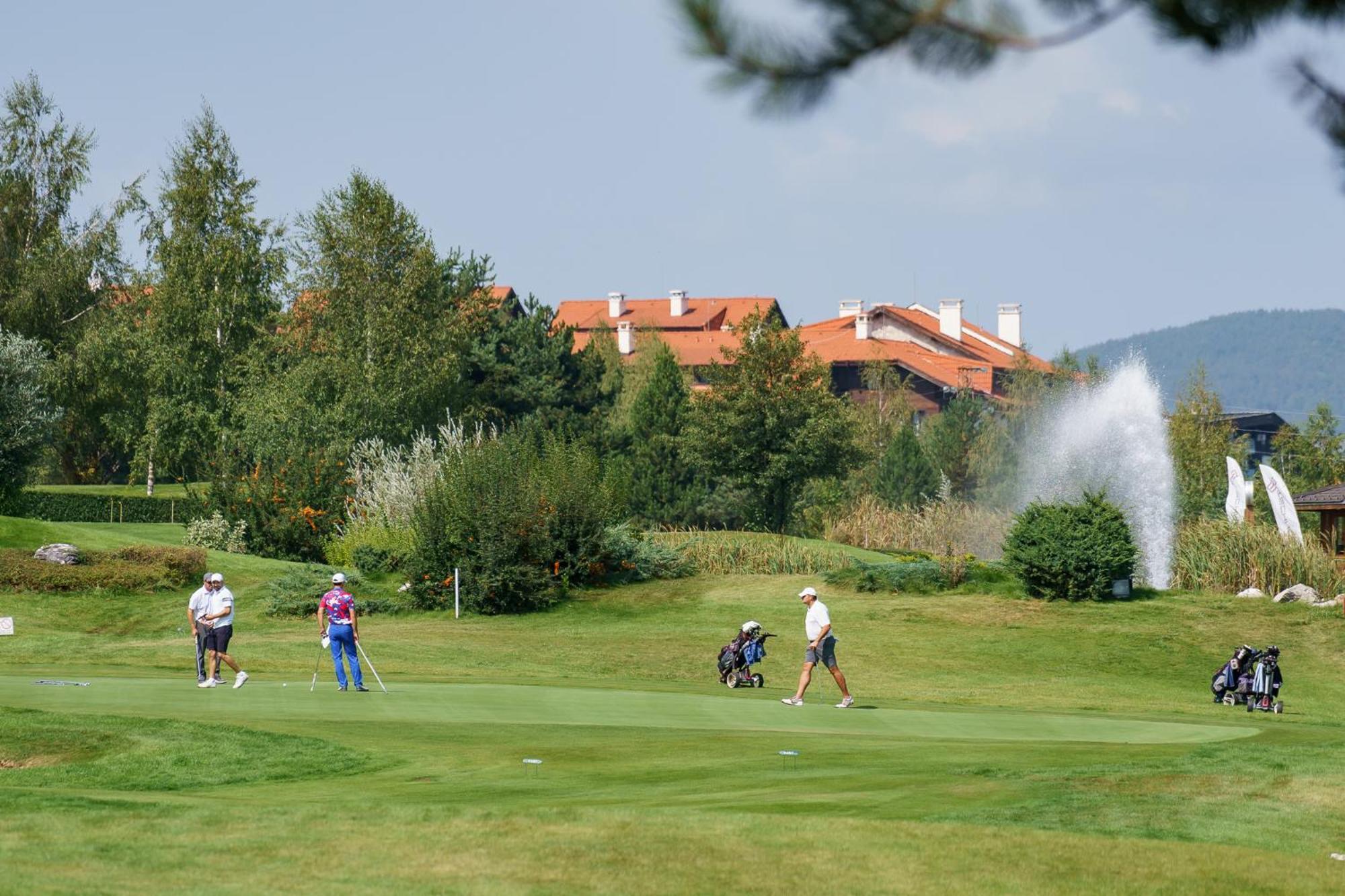 Apartamento Pirin Golf Mountain View Retreat Razlog Exterior foto